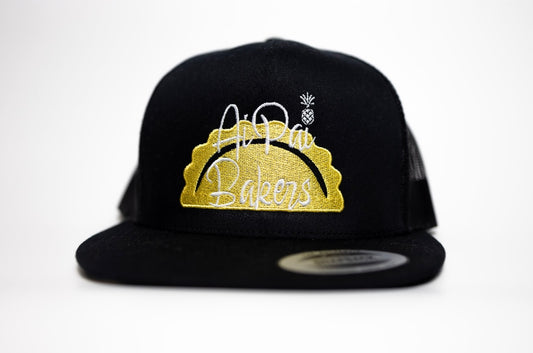 Black mesh snapback Goldpie logo/white letter stitching